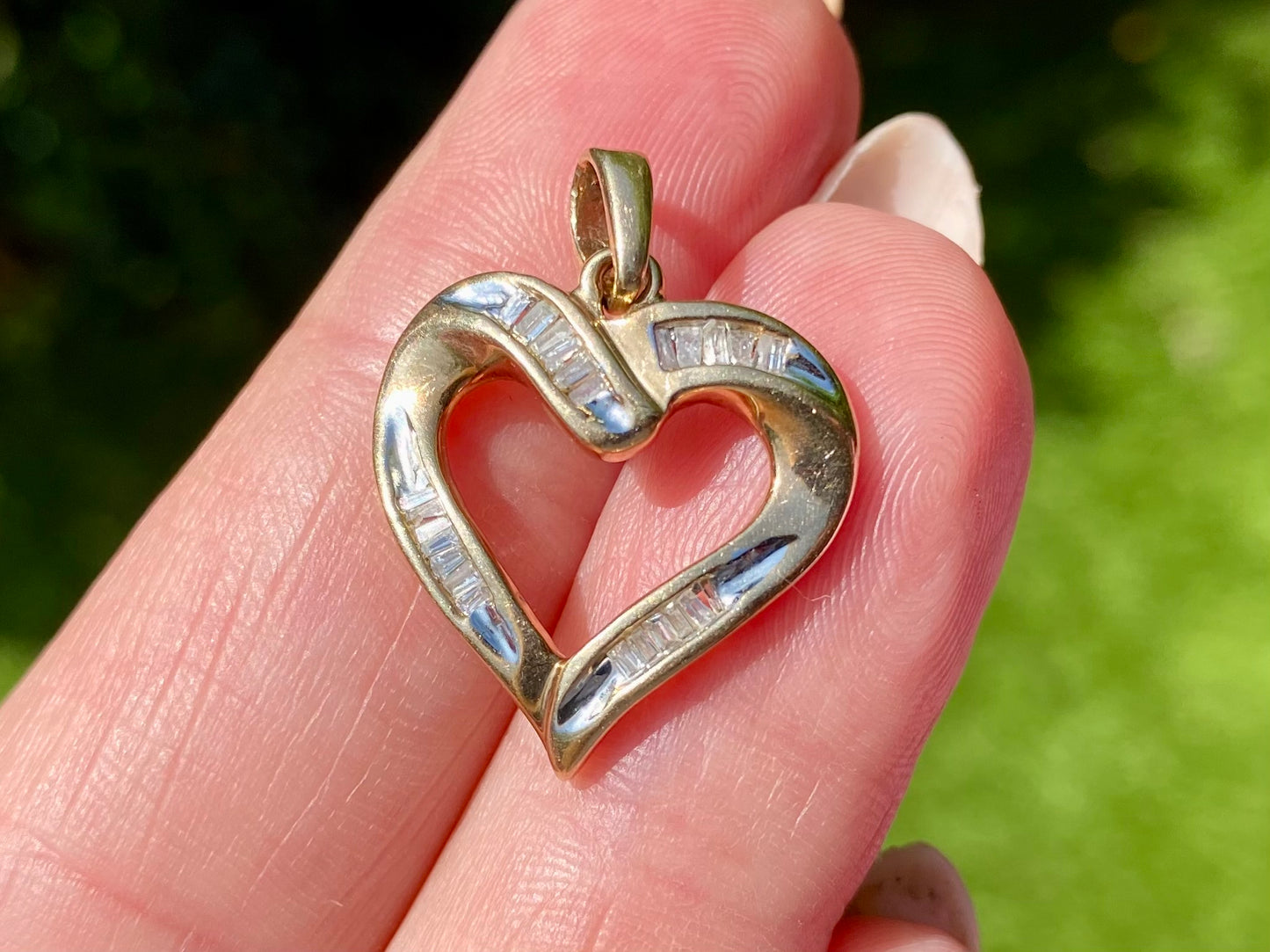 10ctct Gold Diamond Heart Pendant