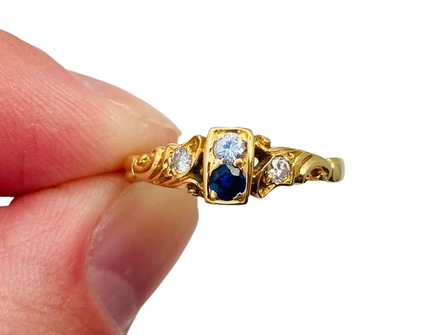 Vintage 18ct Gold Sapphire & Diamond Ring