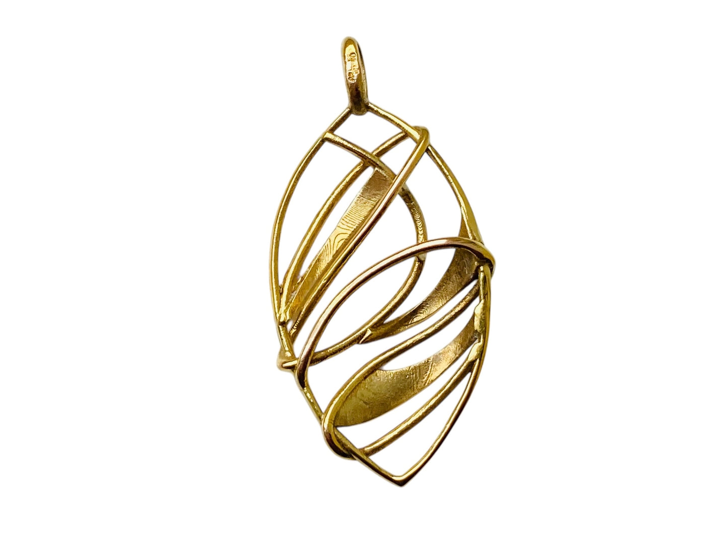 9ct Gold Leaf-Inspired Pendant