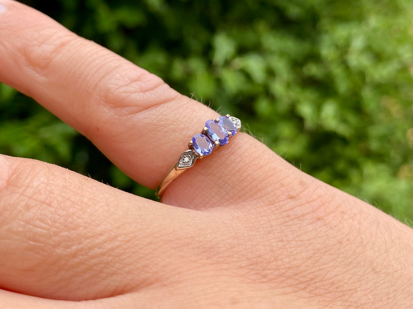 9ct Gold Tanzanite & Diamond Ring
