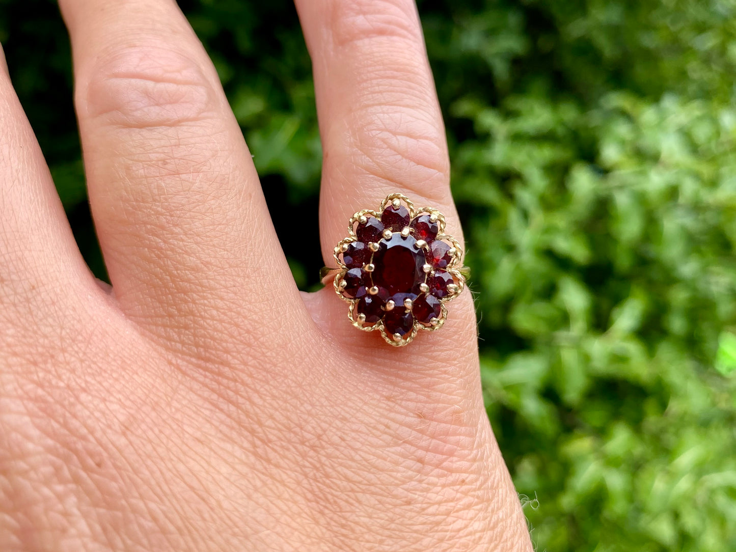 Vintage 9ct Gold Garnet Ring