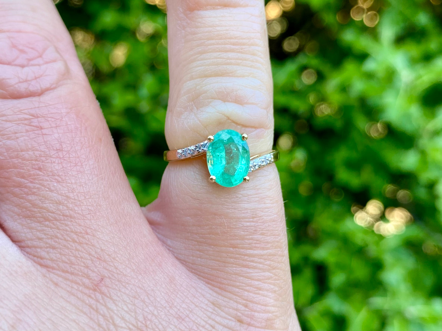 9ct Gold Emerald & Diamond Ring