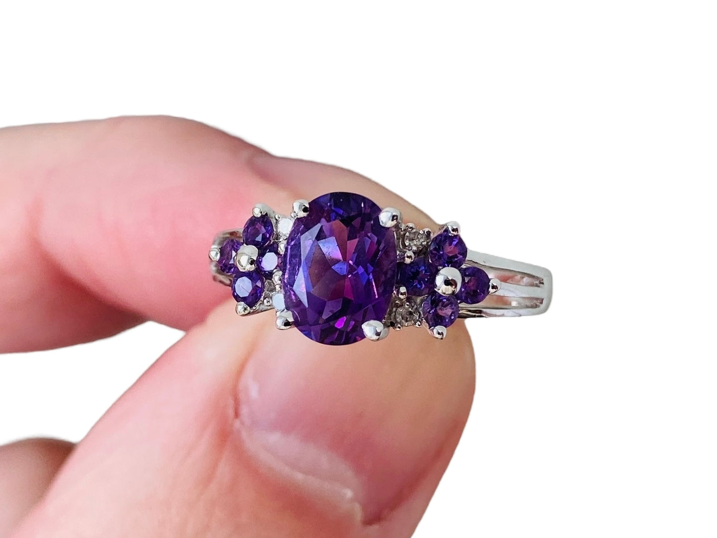 9ct Gold Amethyst & Diamond Ring