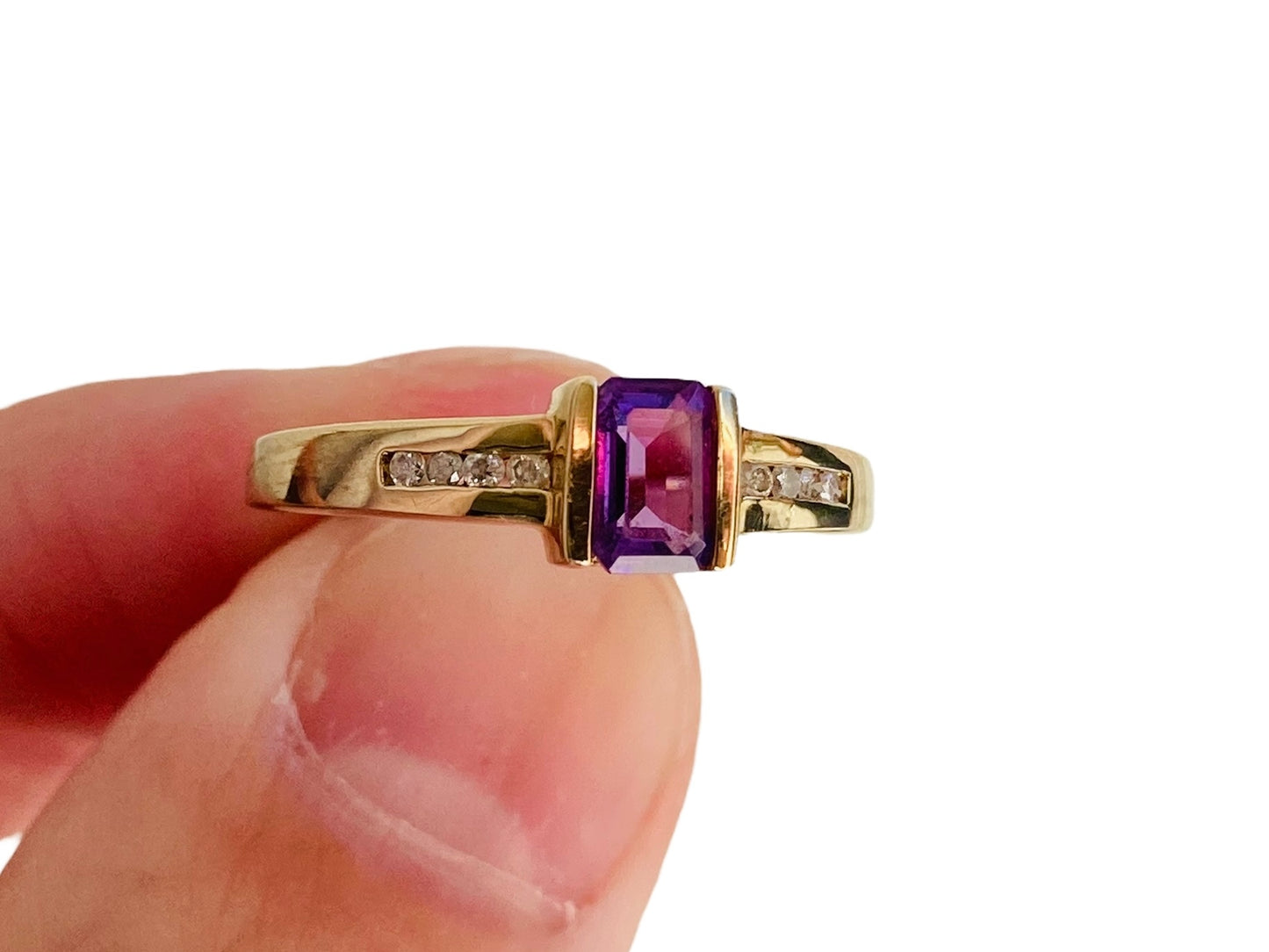 9ct Gold Amethyst & Diamond Ring