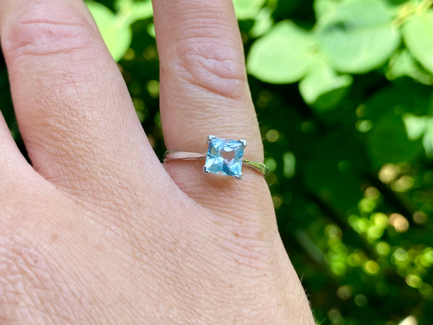 9ct Gold Aquamarine Ring