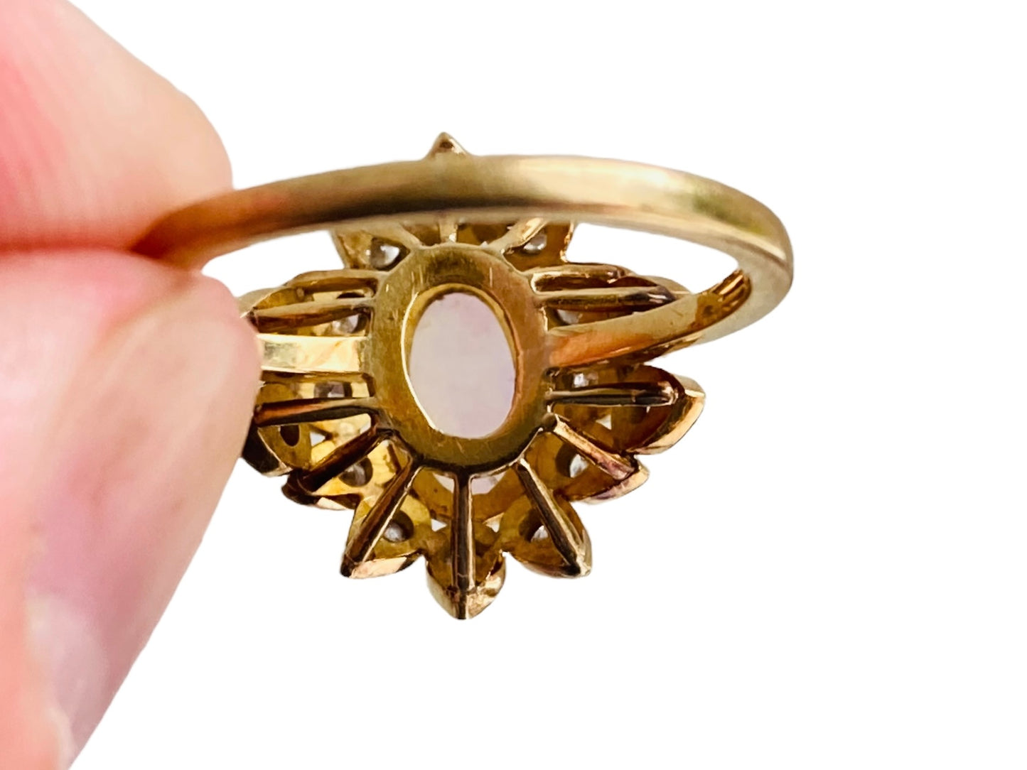 Vintage 18ct Gold Opal & Diamond Ring