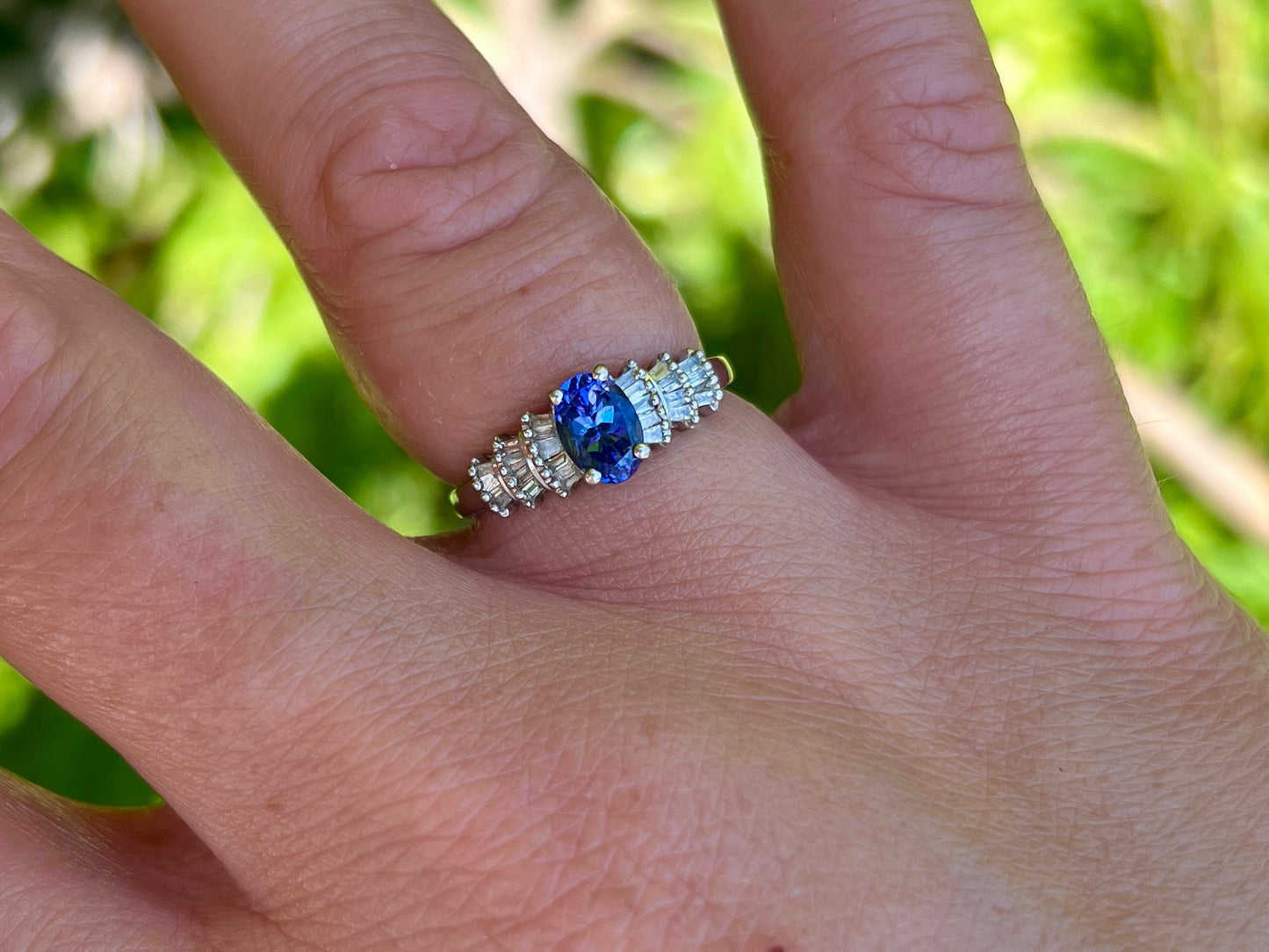 14ct Gold Tanzanite & Diamond Ring