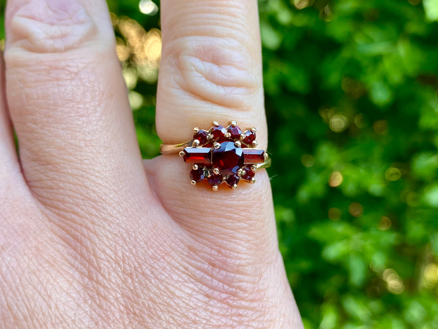 Vintage 9ct Gold Garnet Ring