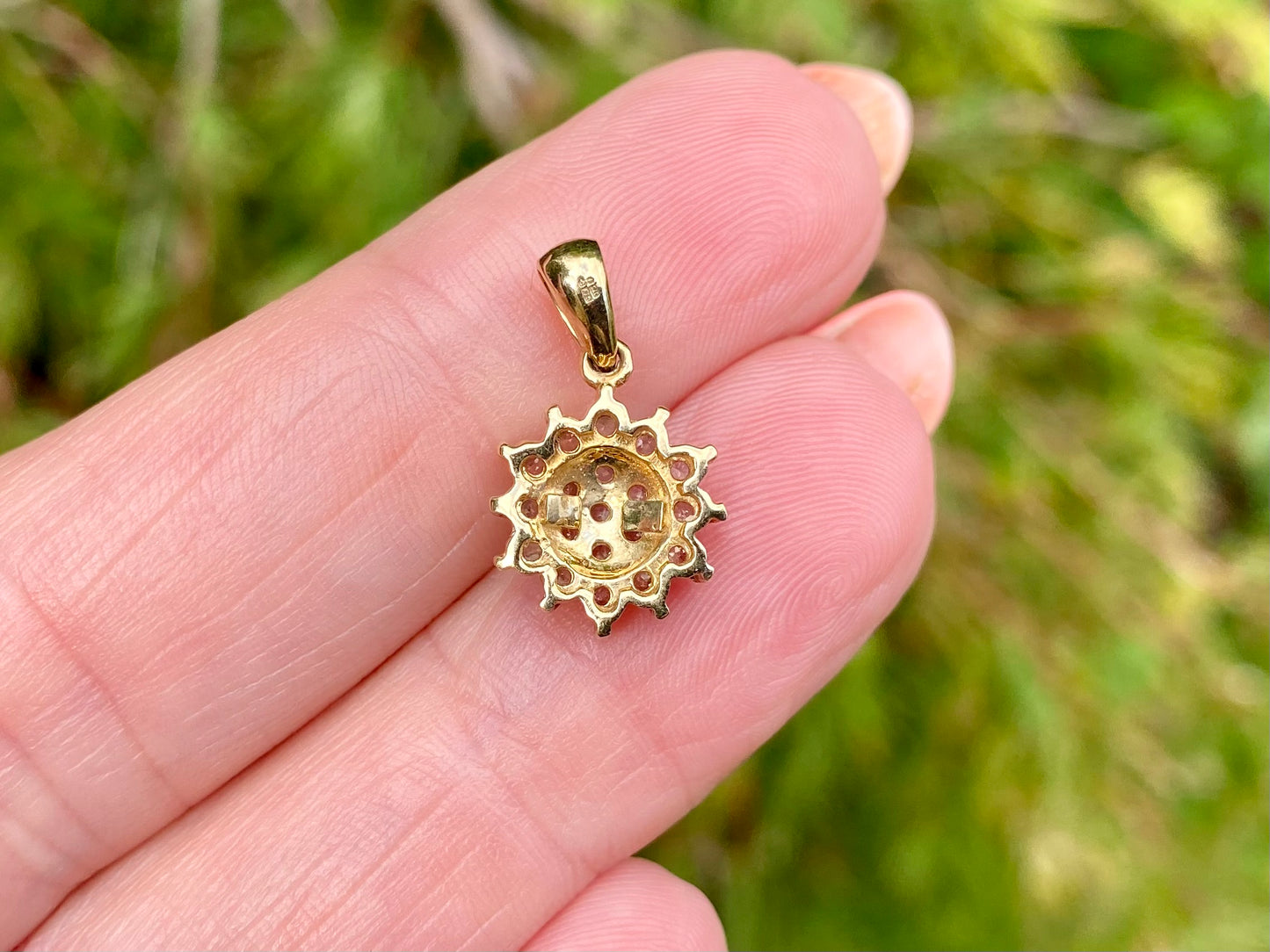 9ct Gold Beryl Pendant