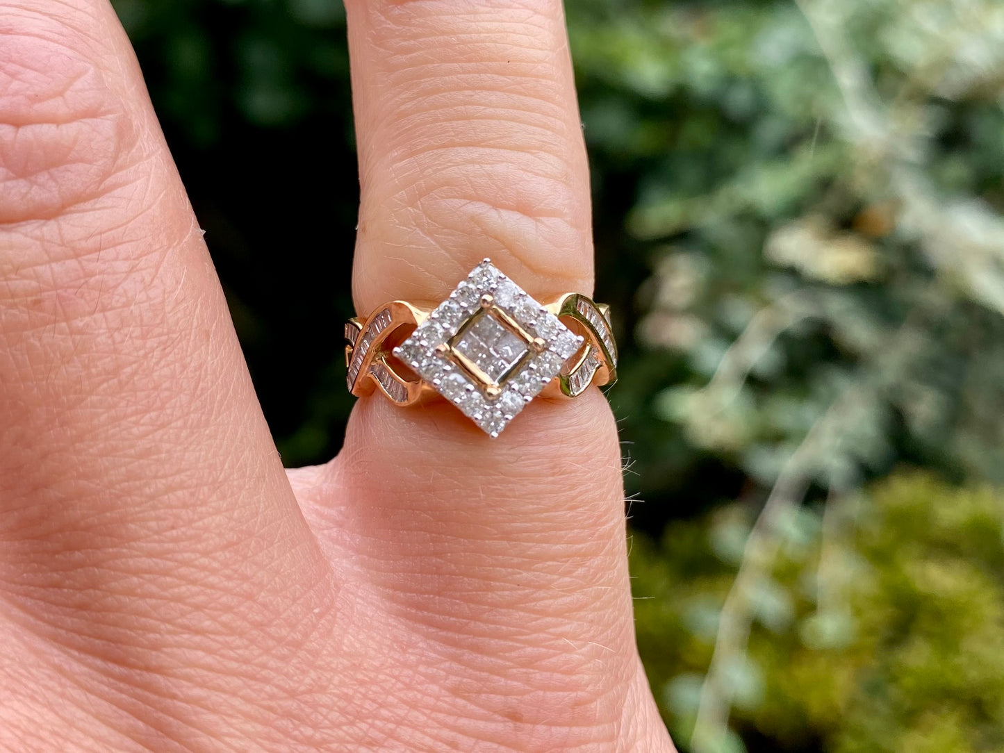 9ct Gold Diamond Ring