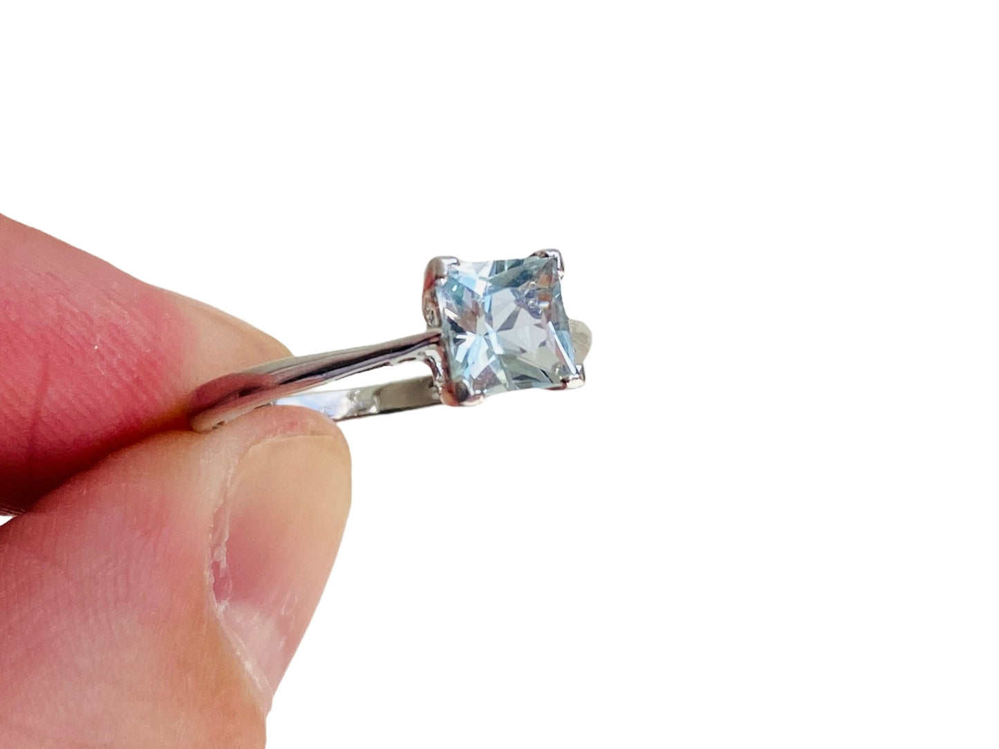 9ct Gold Aquamarine Ring