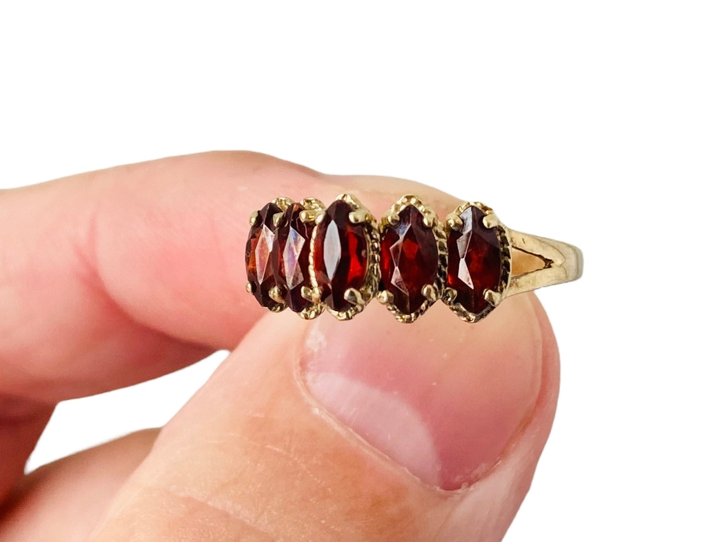 9ct Gold Garnet Ring