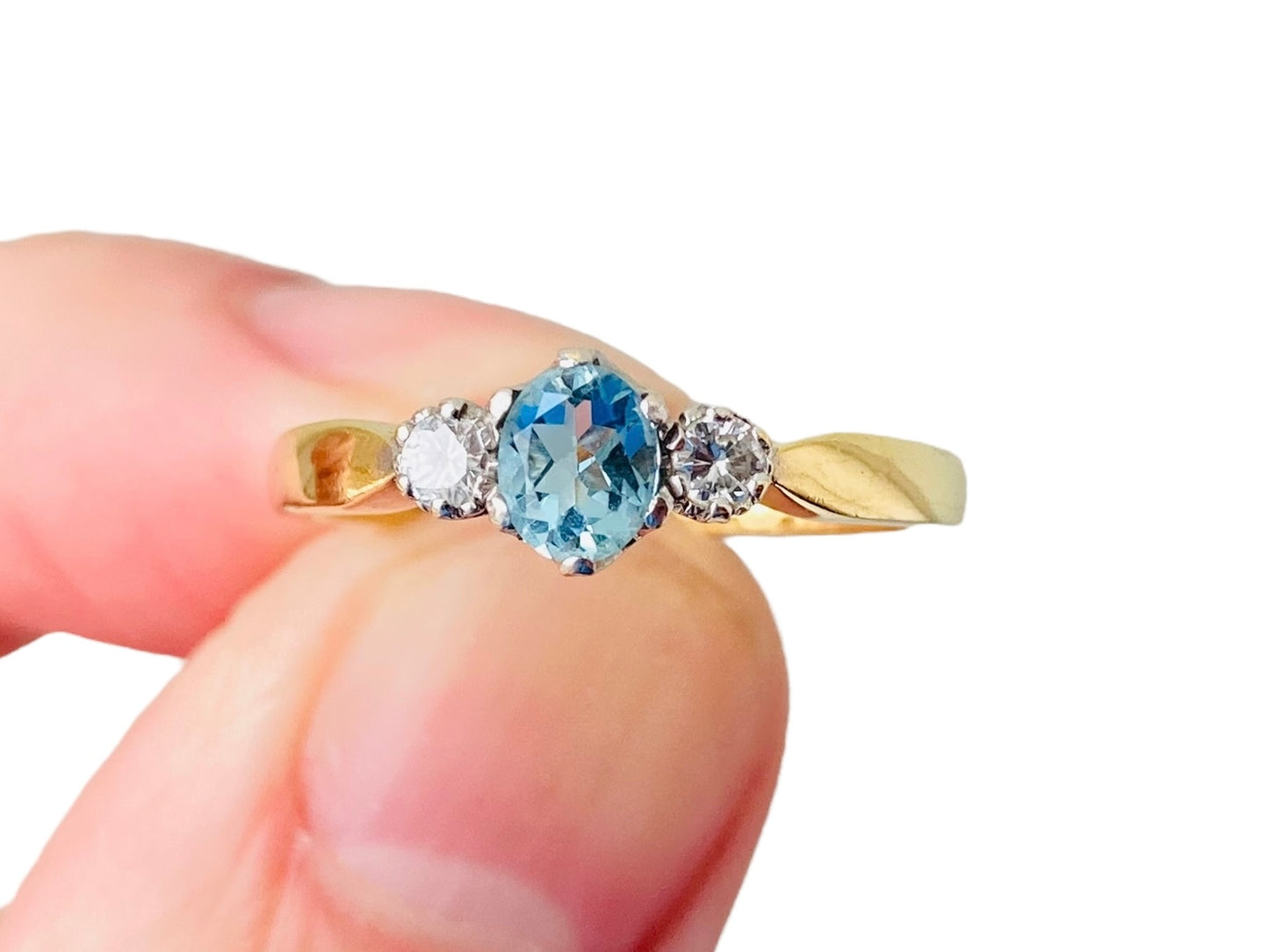Vintage 18ct Gold Aquamarine & Diamond Ring