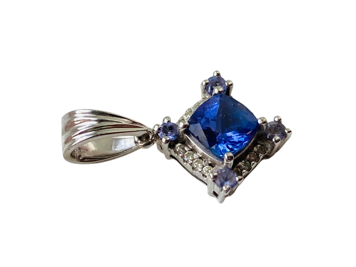 9ct Gold Tanzanite & Diamond Pendant