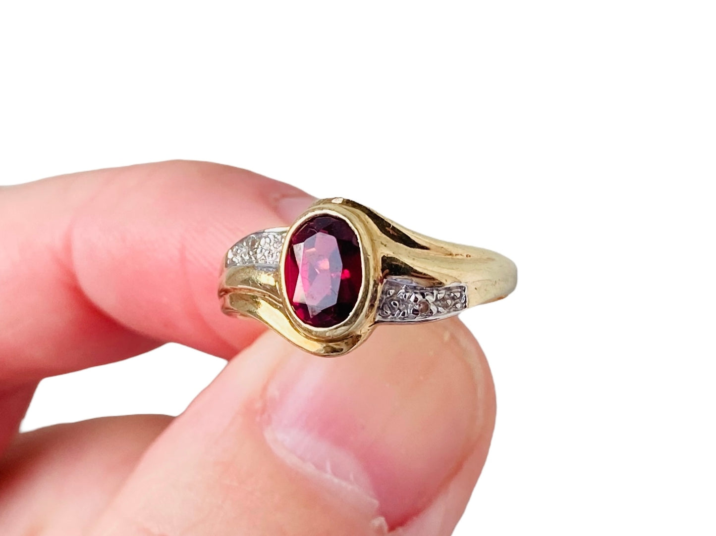 9ct Gold Rhodolite Garnet & Diamond Ring