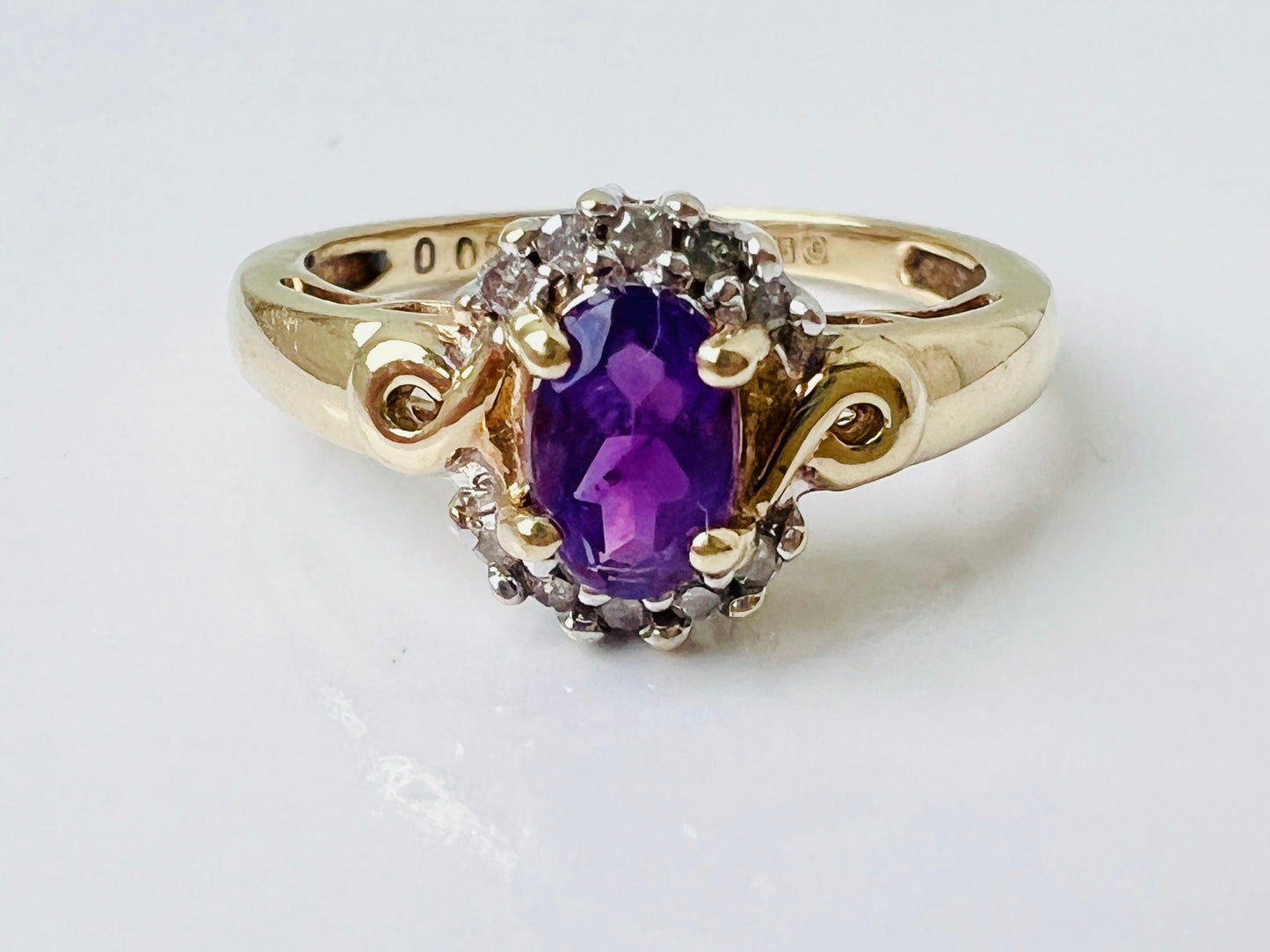 9ct Gold Amethyst & Diamond Ring