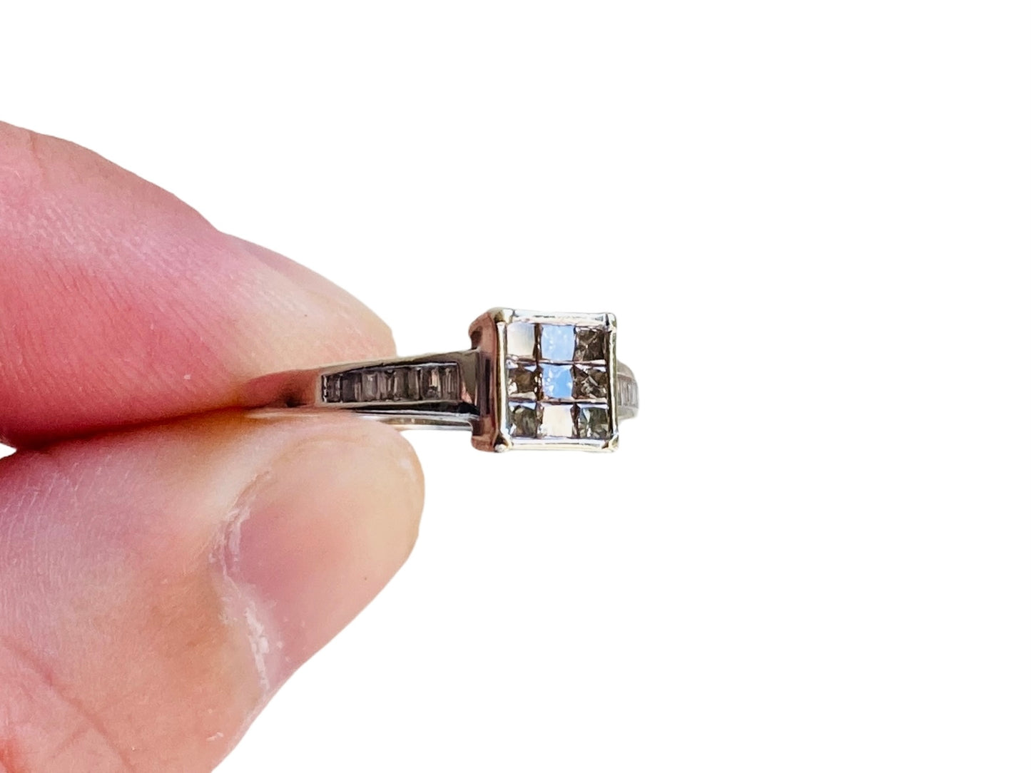 9ct Gold Diamond Ring
