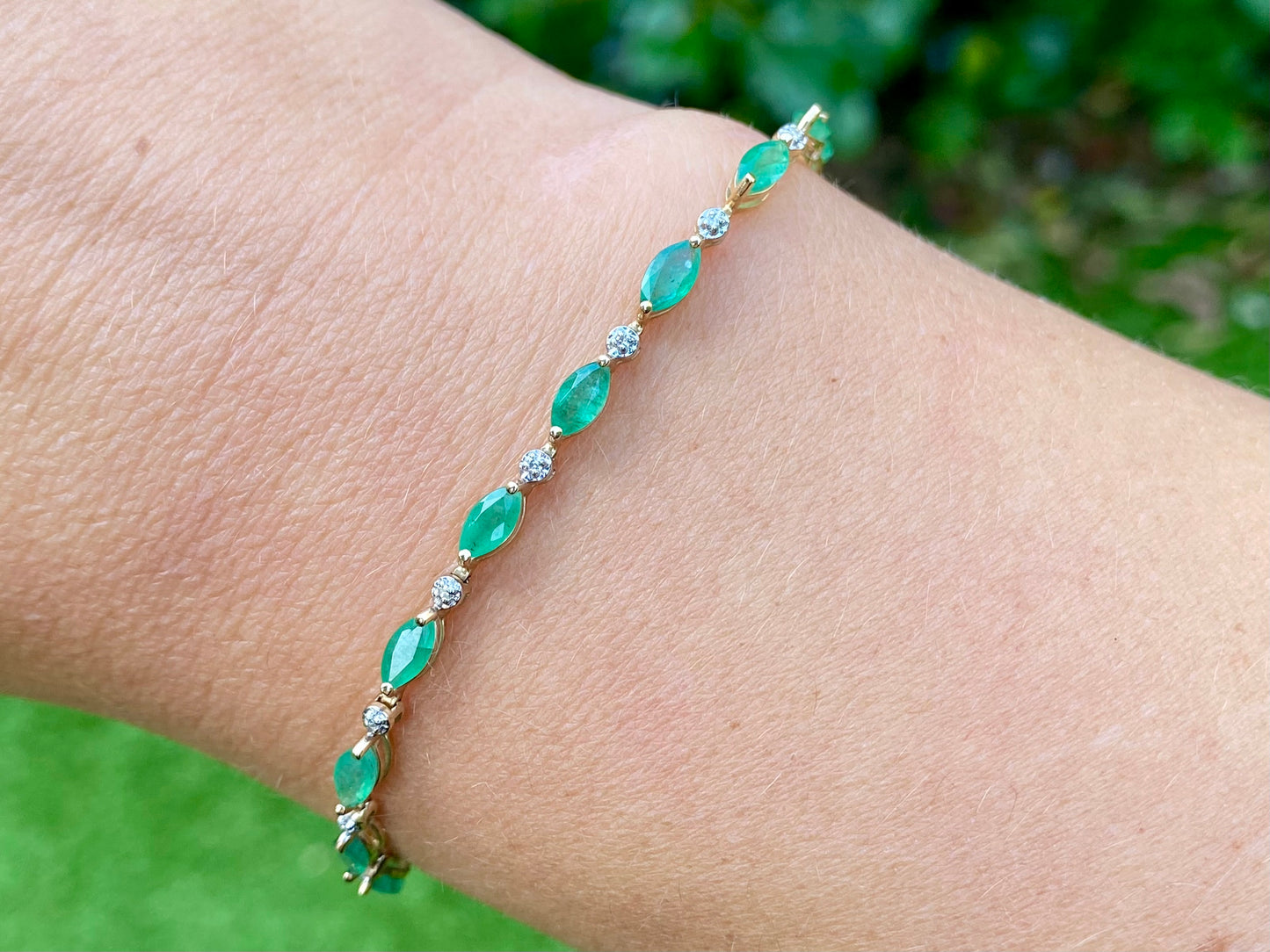 9ct Gold Emerald & Diamond Bracelet