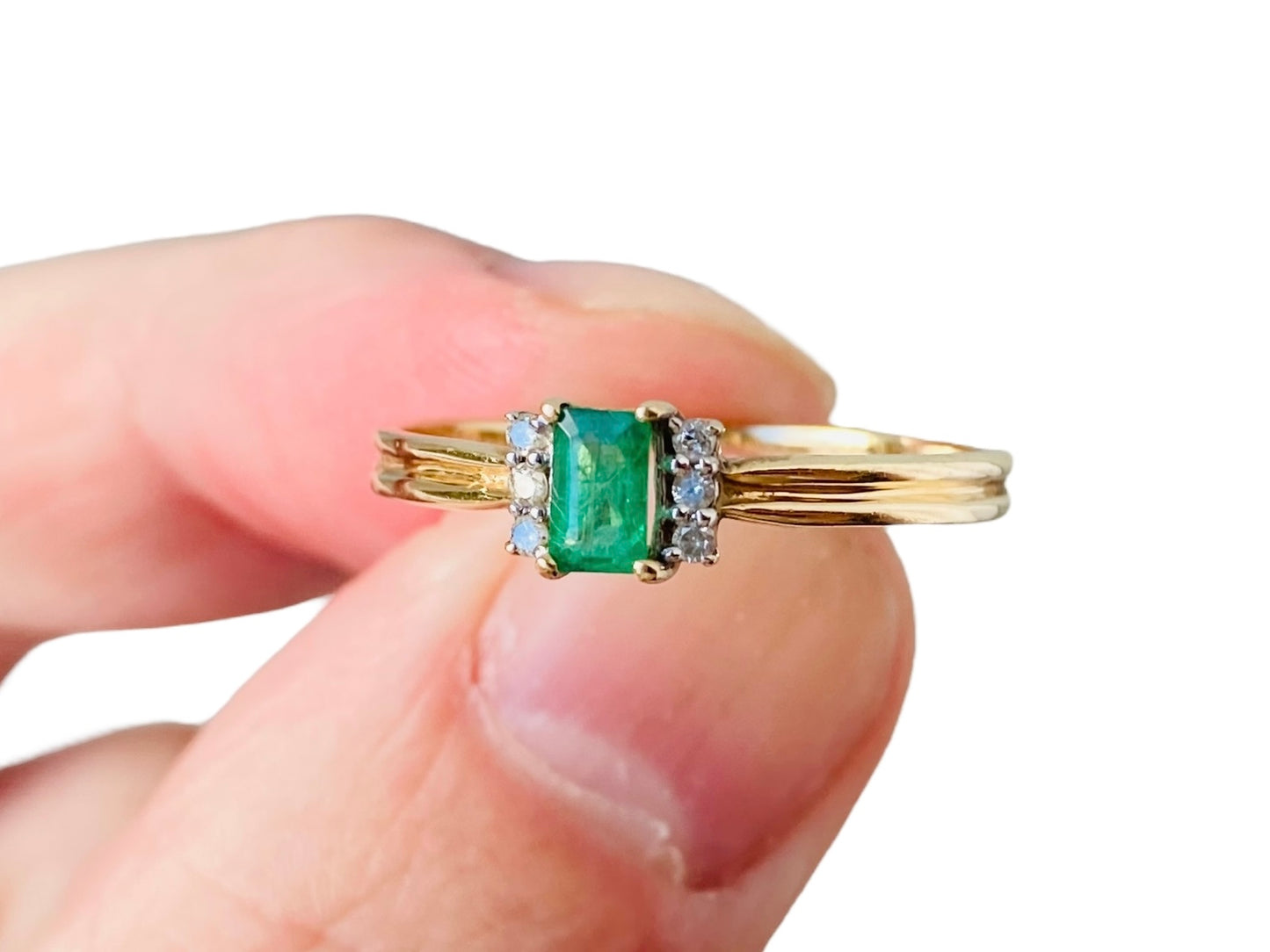 9ct Gold Emerald & Diamond Ring