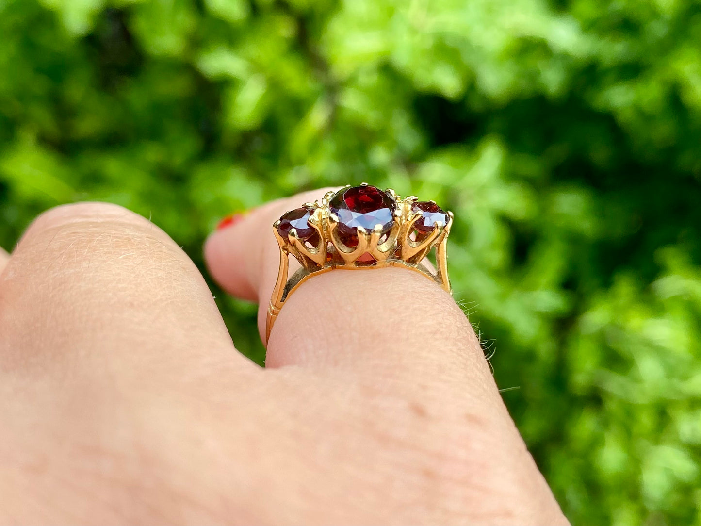 Vintage 9ct Gold Garnet Ring