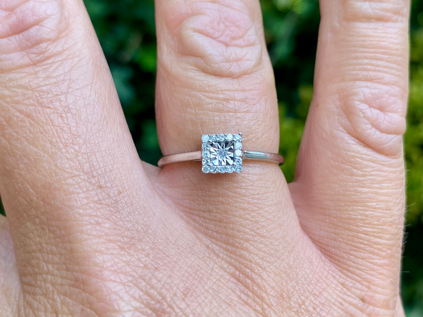 9ct Gold Diamond Ring