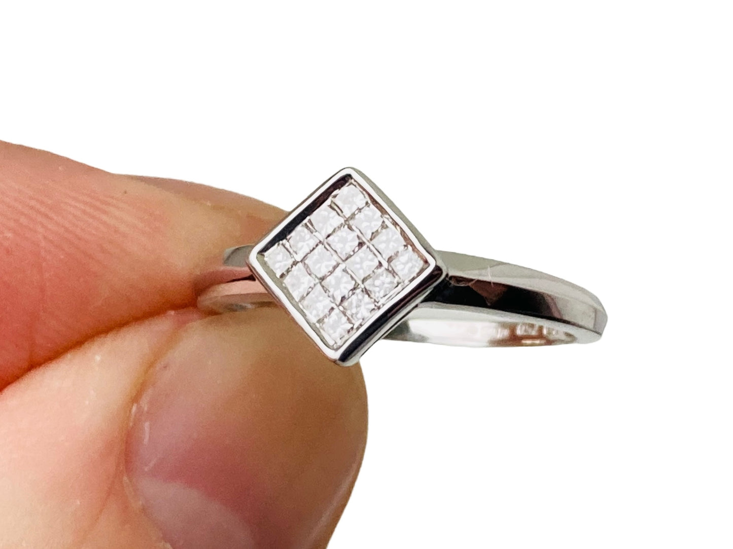 18ct Gold Diamond Ring