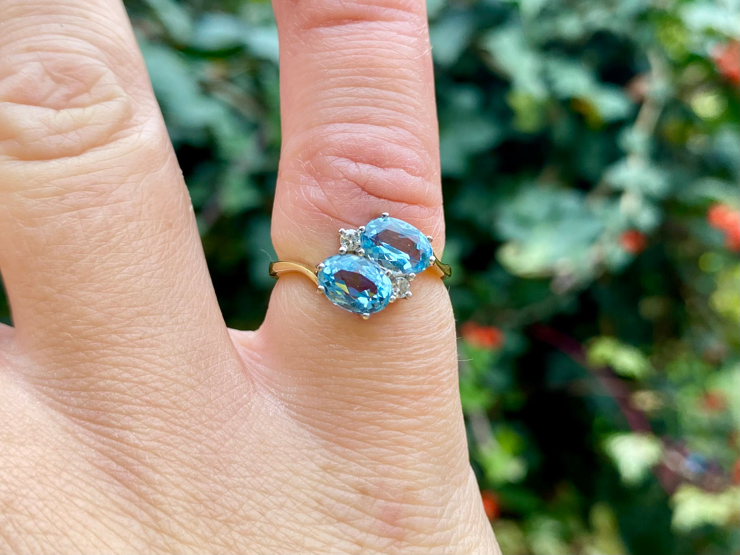 Vintage 18ct Gold Aquamarine Diamond Ring