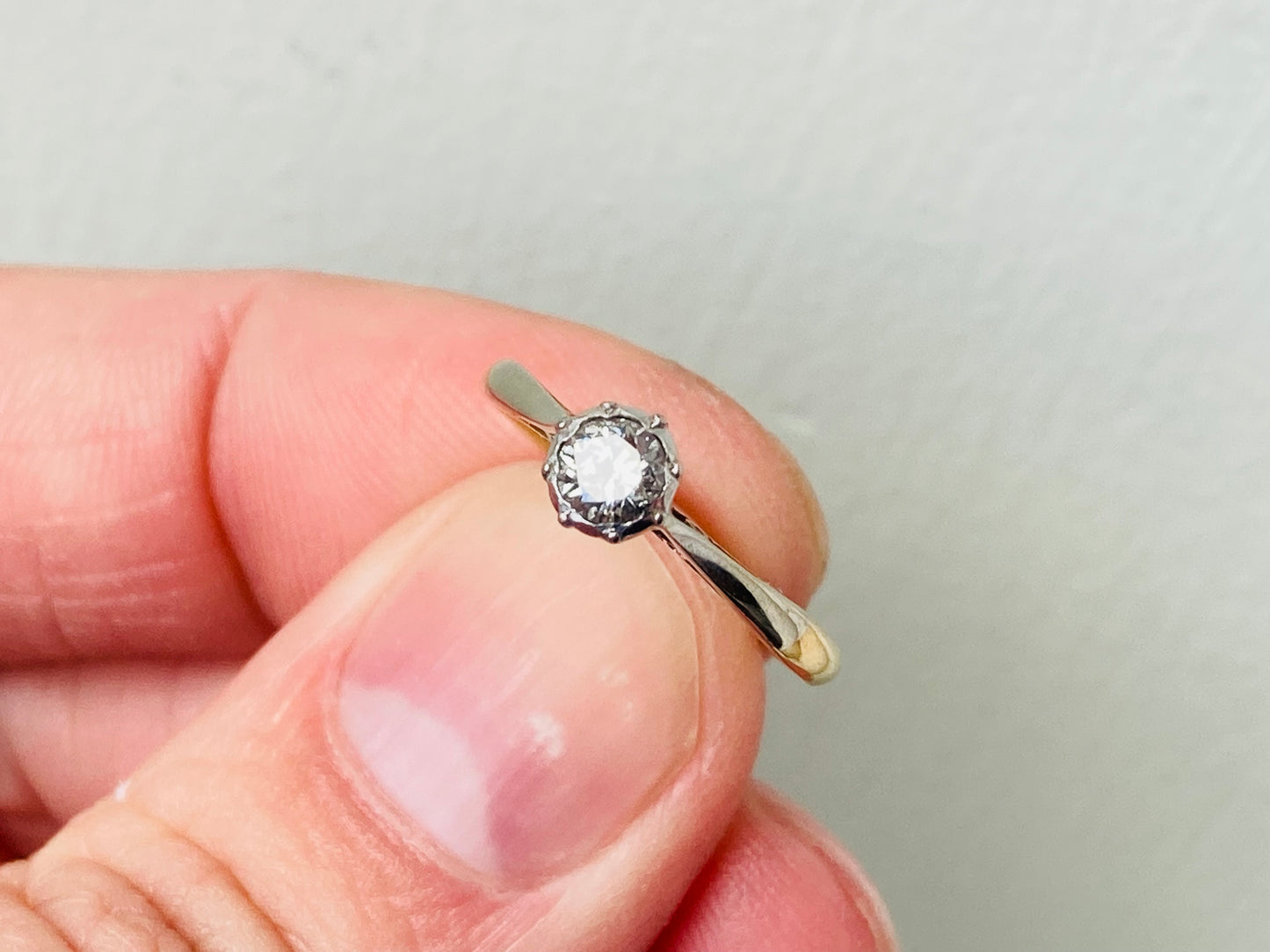 Antique 18ct Gold Solitaire Diamond Ring