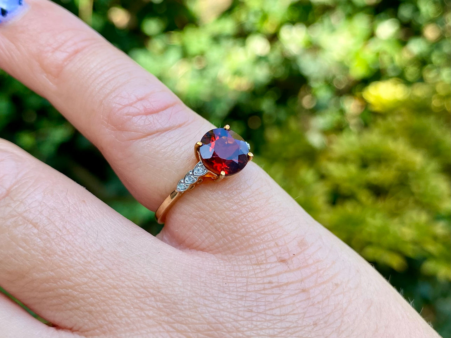 9ct Gold Garnet & Diamond Ring