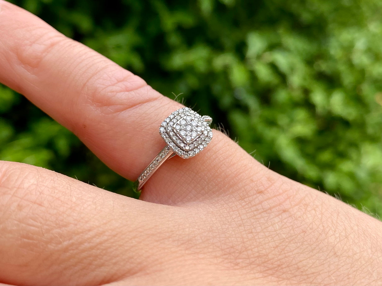 9ct Gold Diamond Ring