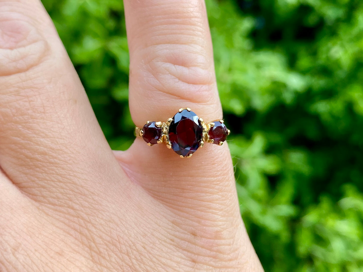 Vintage 9ct Gold Garnet Ring