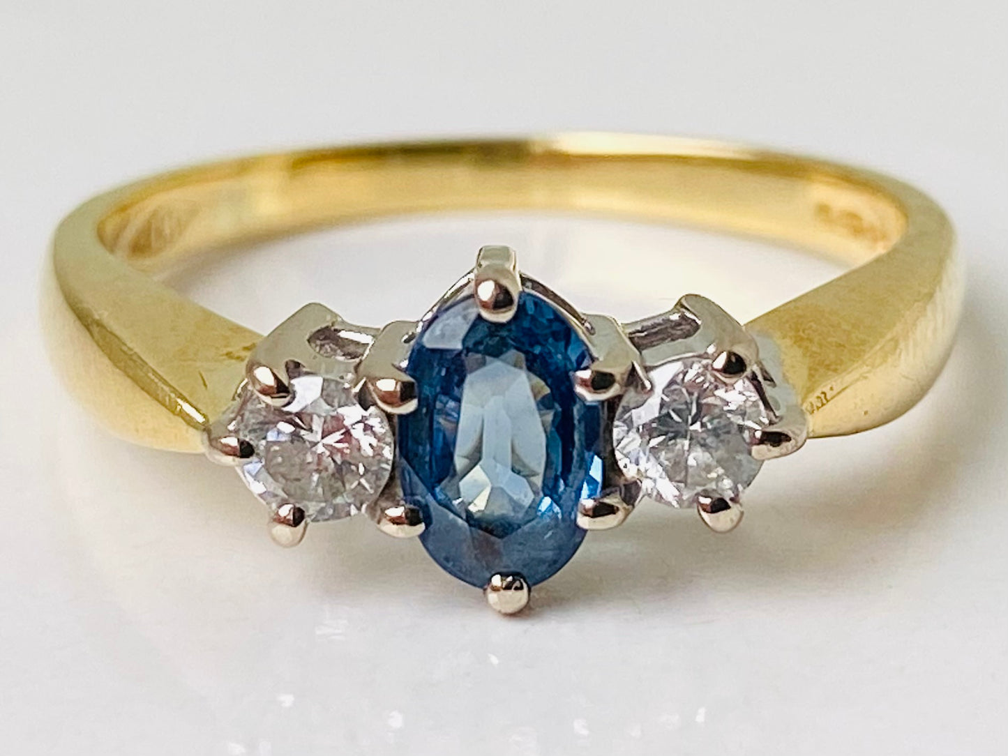 18ct Gold Sapphire & Diamond Ring
