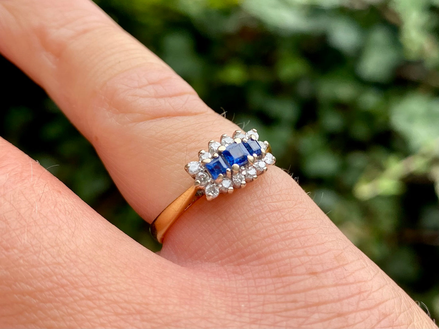 18ct Gold Sapphire & Diamond Ring