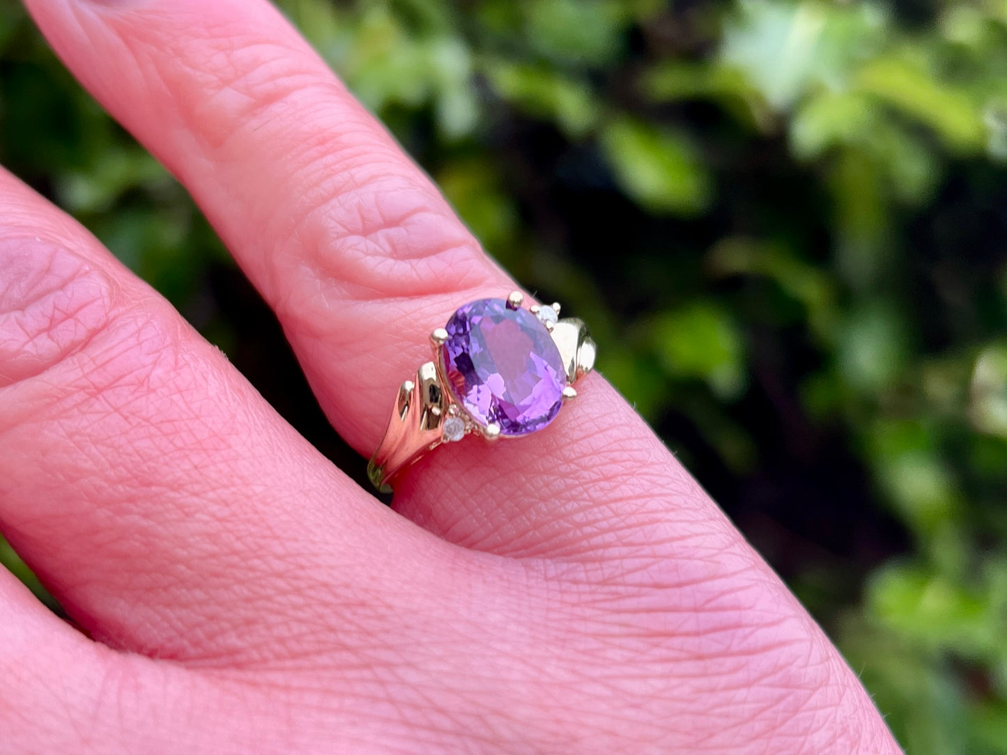 9ct Gold Amethyst & Diamond Ring