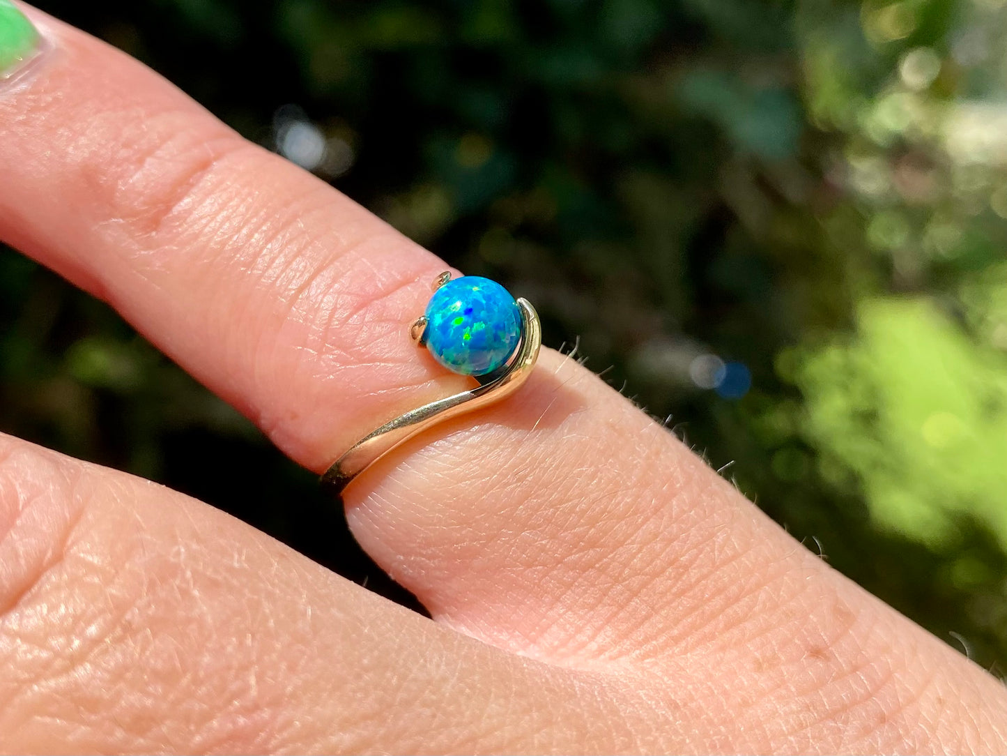 9ct Gold Synthetic Opal Ring