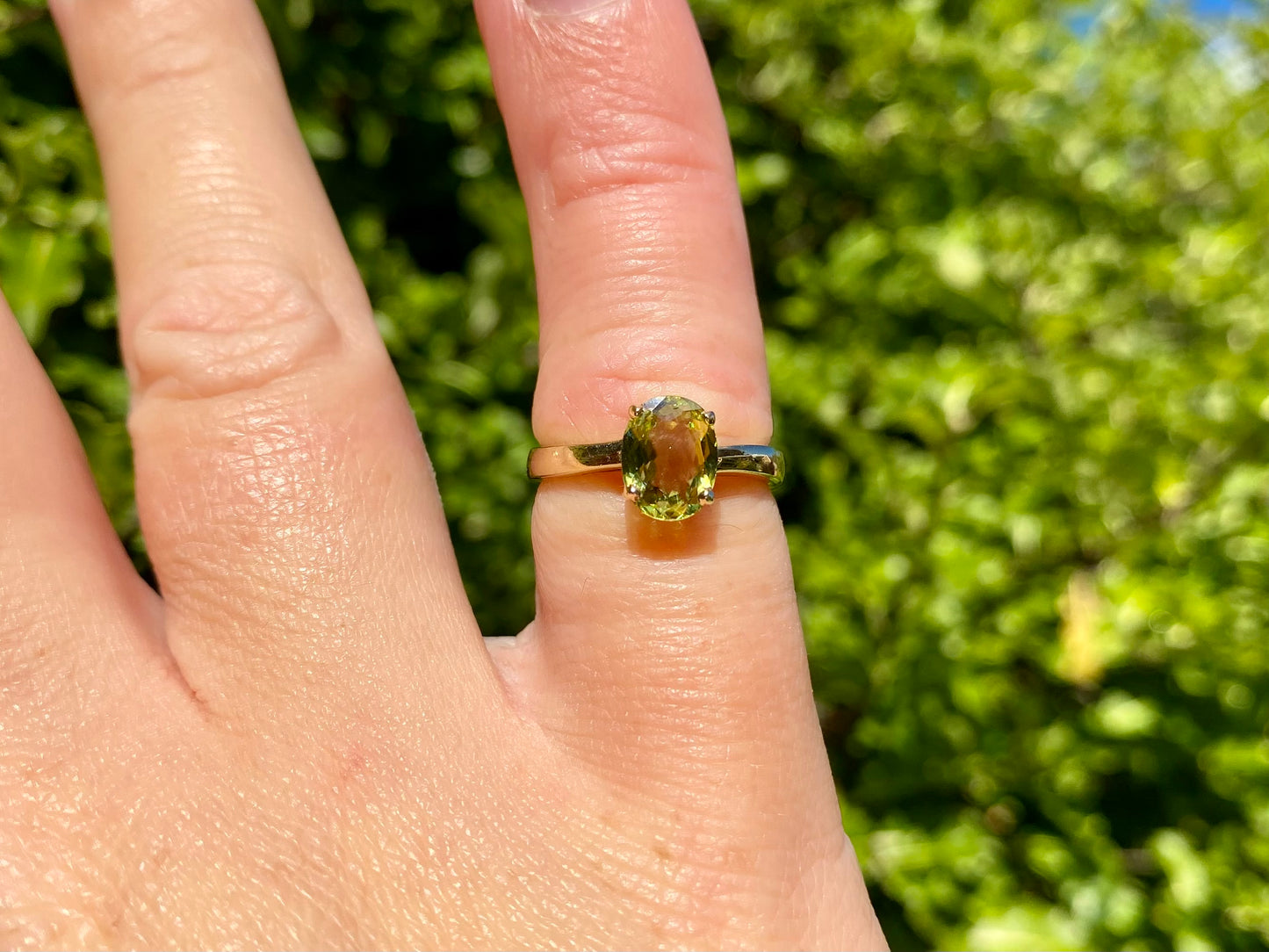 9ct Gold Peridot Ring