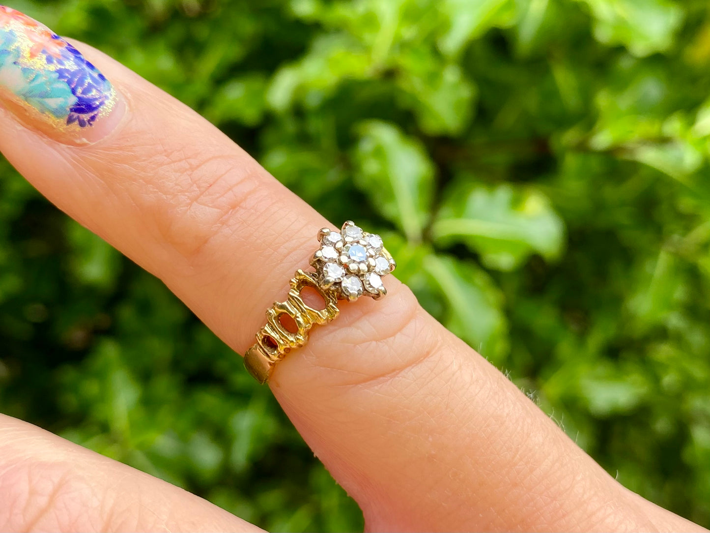 Vintage 18ct Gold Diamond Daisy Cluster Ring