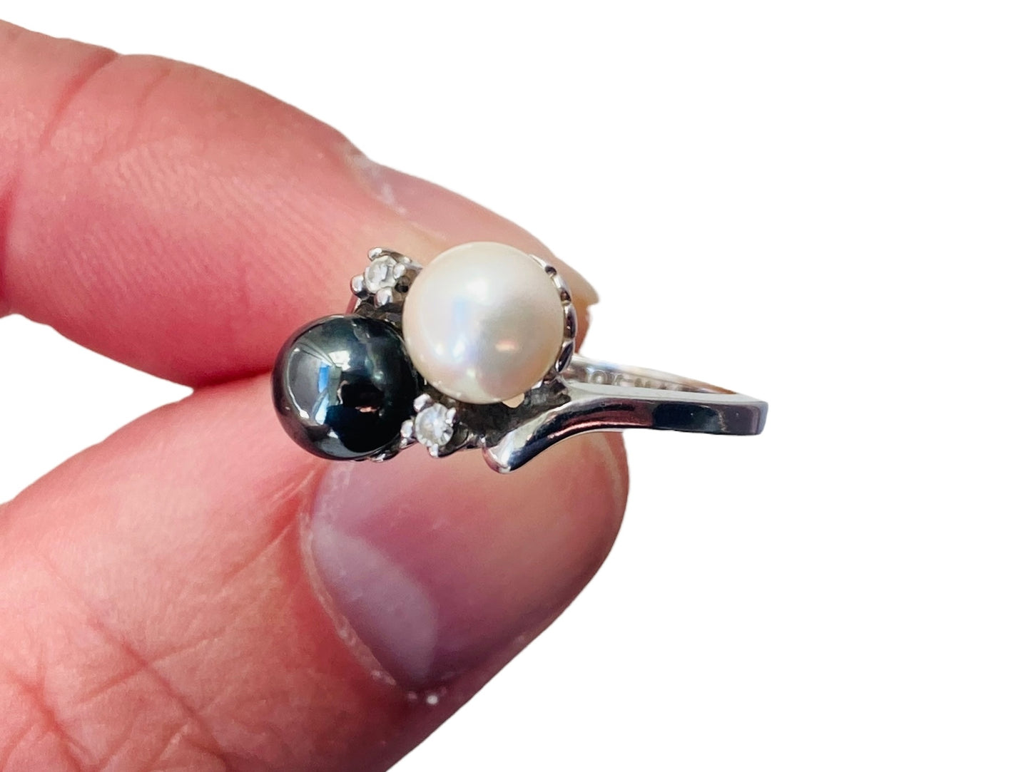 10ct Gold Pearl & Diamond Ring