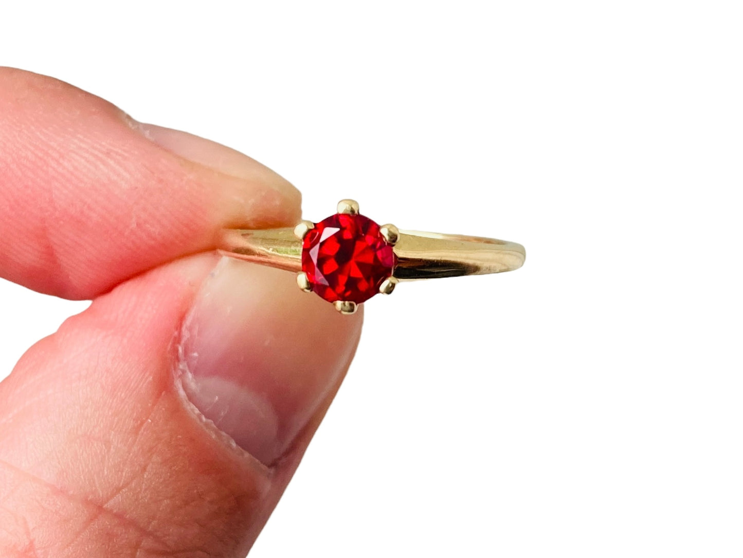 10ct Gold Synthetic Ruby Ring