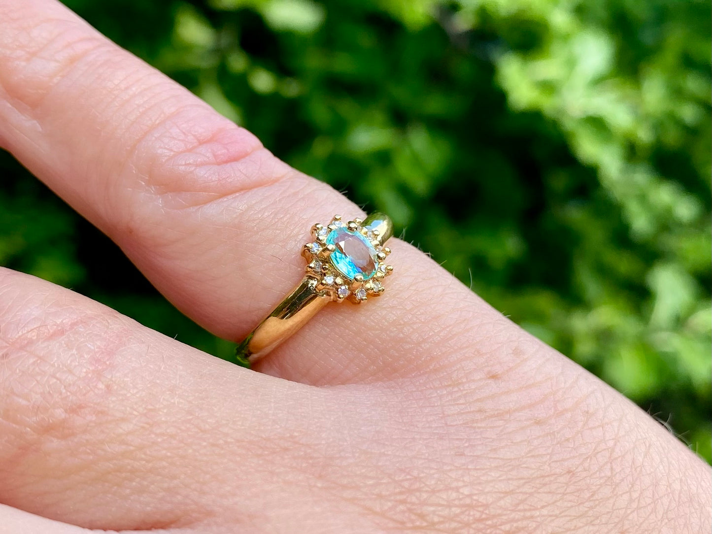 18ct Gold Green Paraibia Tourmaline & Diamond Ring