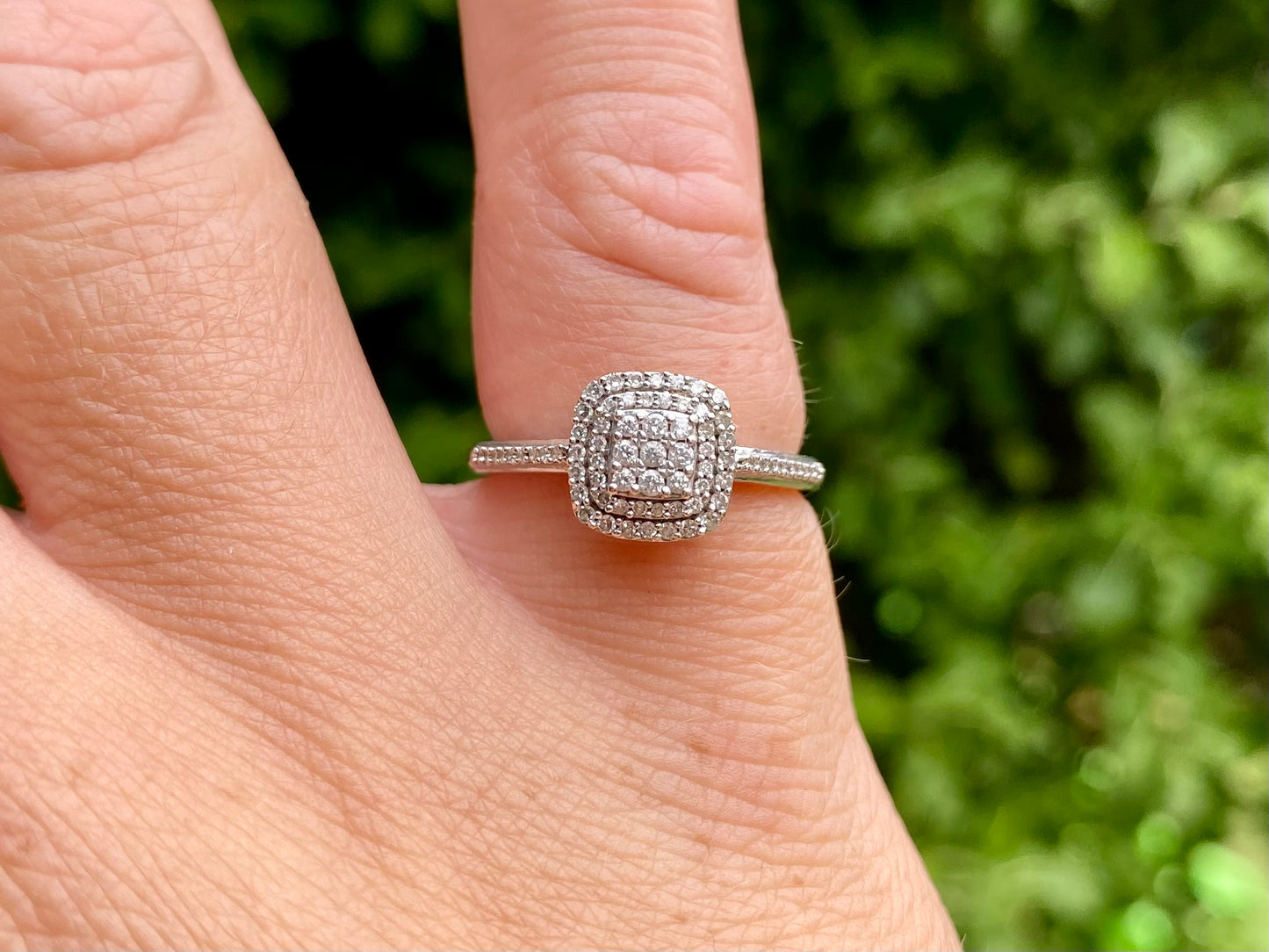 9ct Gold Diamond Ring