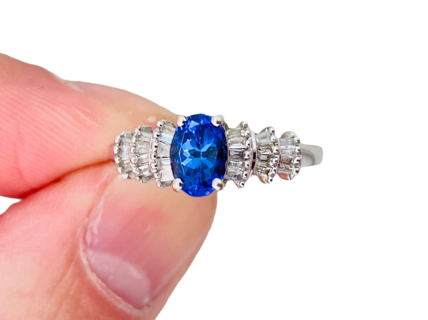 14ct Gold Tanzanite & Diamond Ring