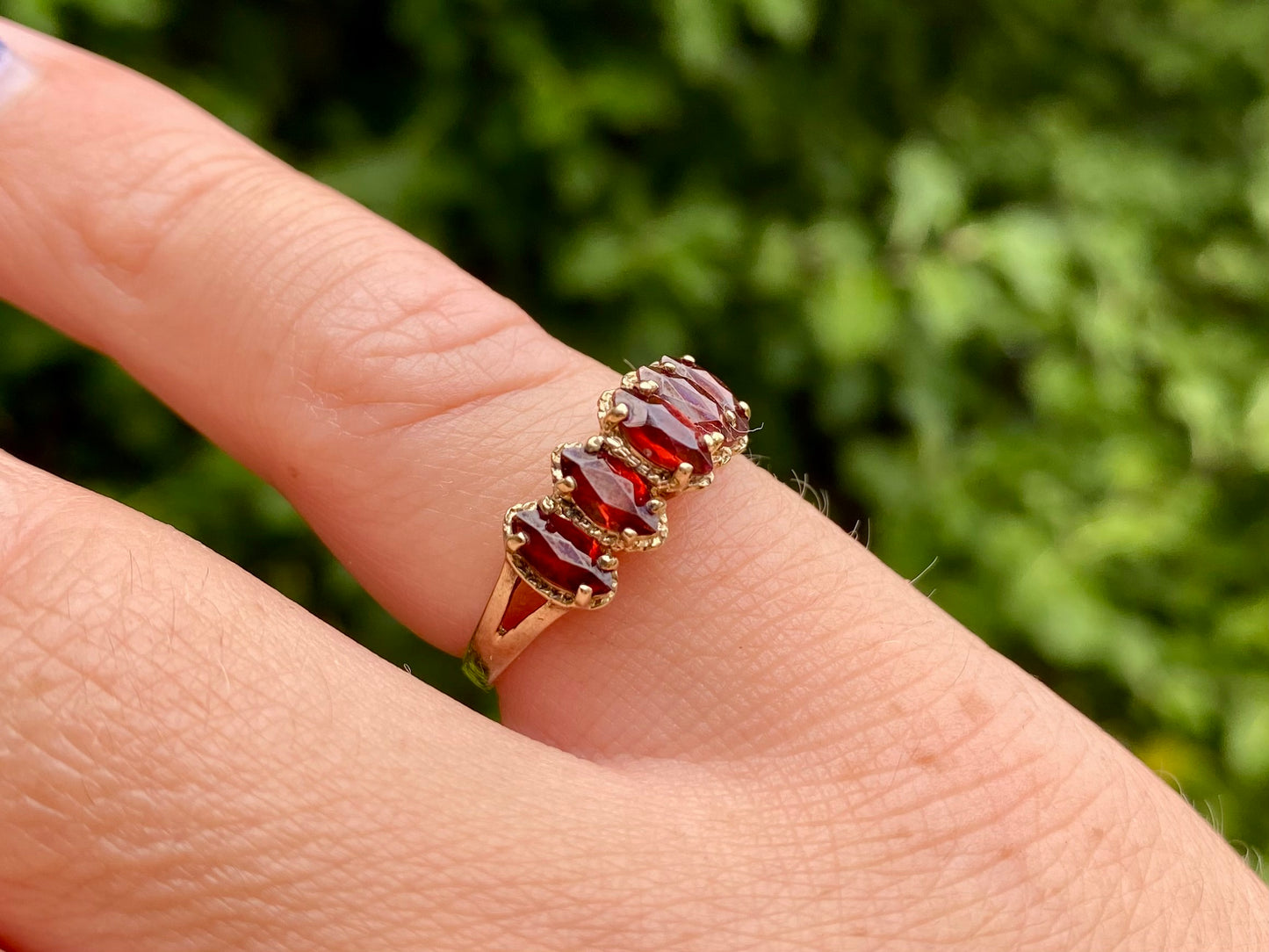 9ct Gold Garnet Ring
