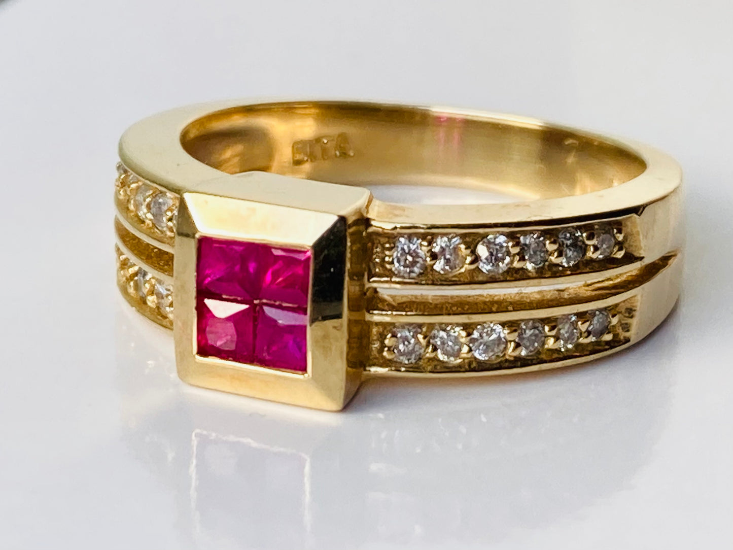 14ct Gold Ruby & Diamond Ring