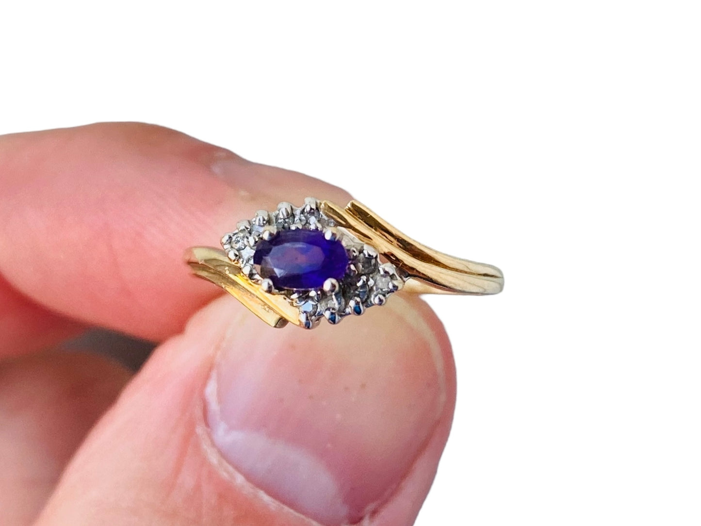 9ct Gold Amethyst & Diamond Ring