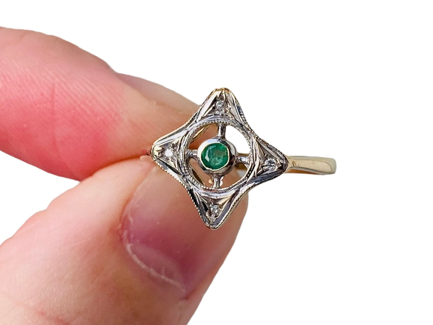9ct Gold Emerald & Diamond Ring