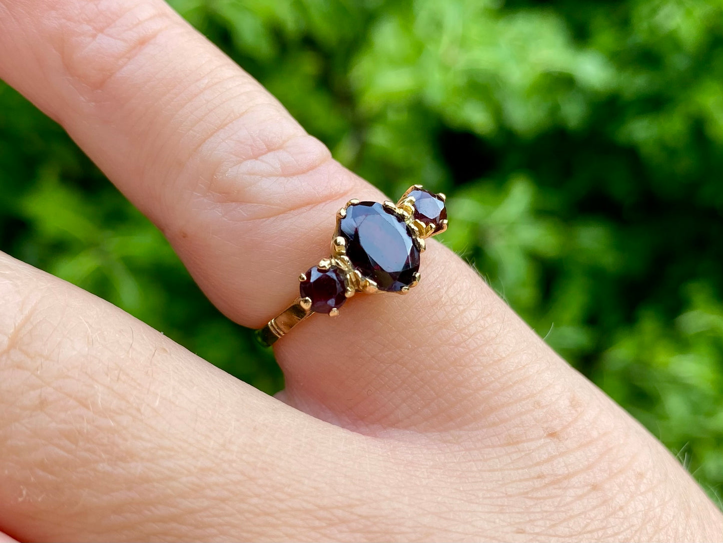 Vintage 9ct Gold Garnet Ring
