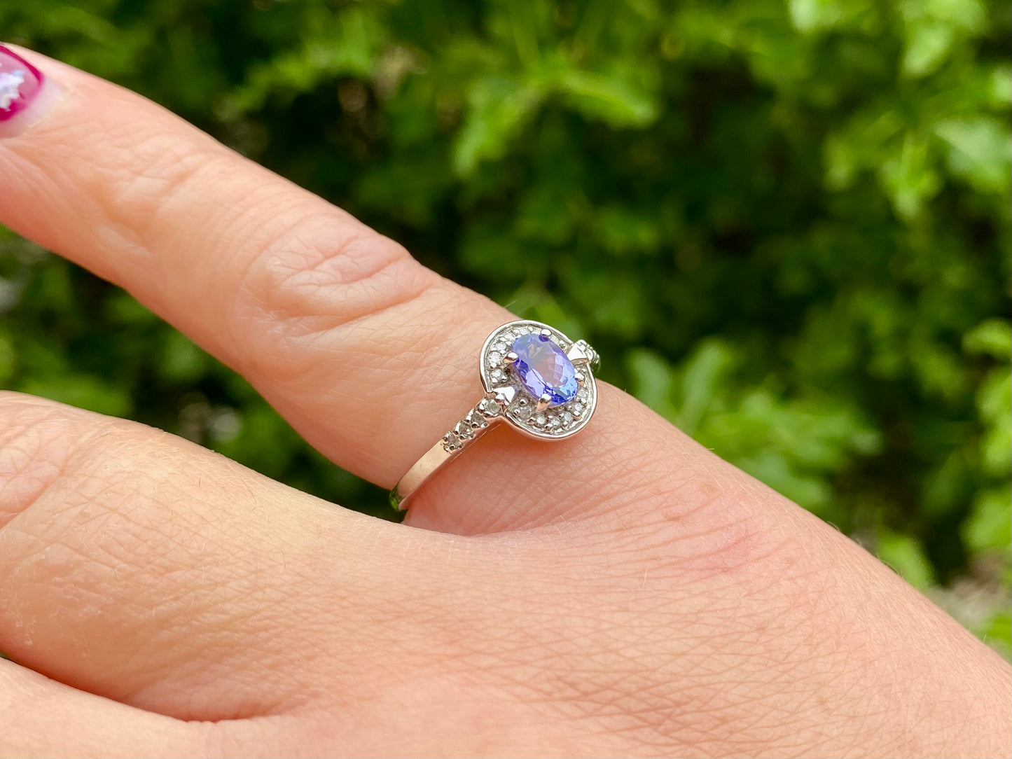 9ct Gold Tanzanite & Diamond Ring