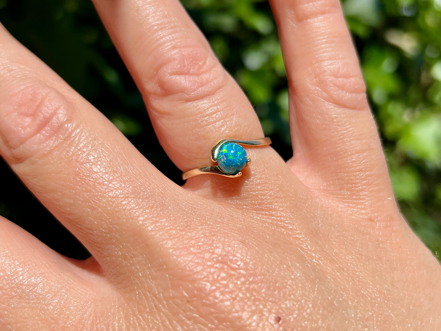 9ct Gold Synthetic Opal Ring