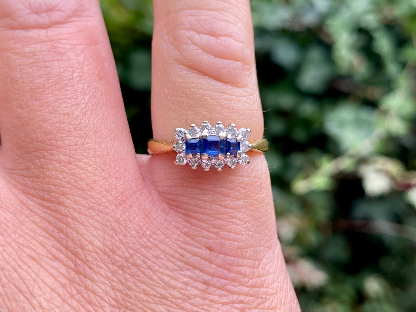 18ct Gold Sapphire & Diamond Ring